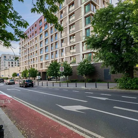 Riverside Port Praski Apartman Varsó