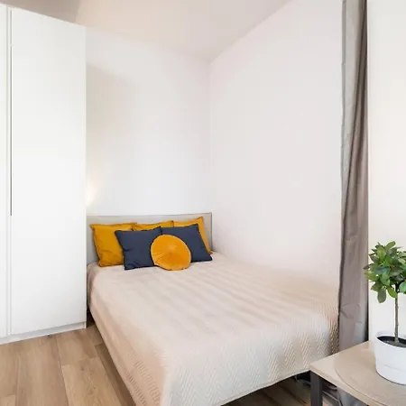 Riverside Port Praski *